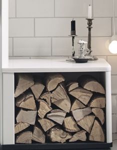 Contura houtvak vrijstaand rechts van de C 610, 690 STYLE wit